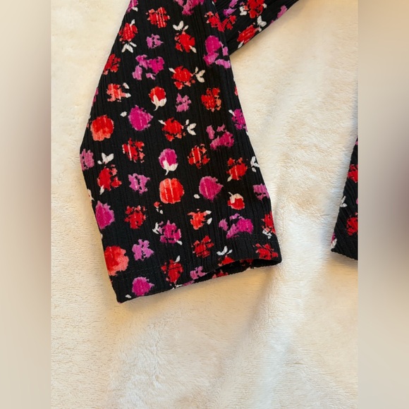 NWOT - Love & Piece Top.  Size Large - Picture 5 of 13